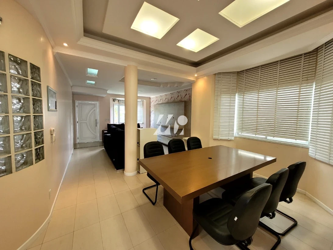 Casa em Pedra Branca, Palhoça. 3 quartos, 239m². Imagem 8 de 18