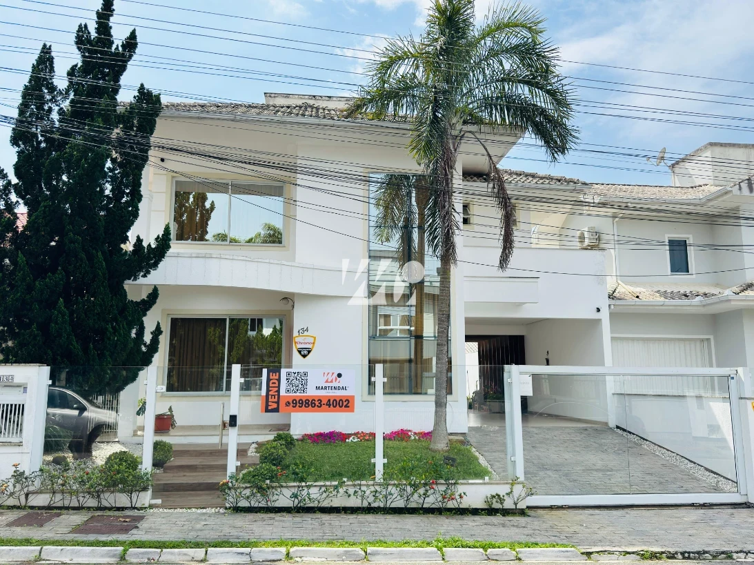 Casa em Pedra Branca, Palhoça. 3 quartos, 192m². Imagem 1 de 23