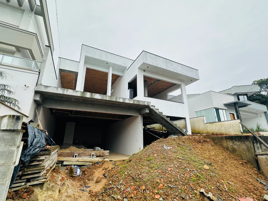 Casa em Pedra Branca, Palhoça. 4 quartos, 270m². Imagem 1 de 8