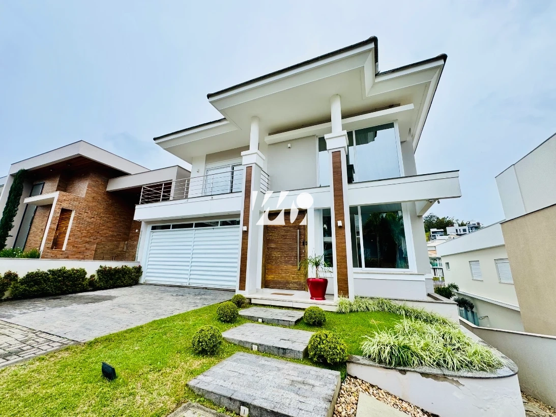 Casa em Pedra Branca, Palhoça. 3 quartos, 320m². Imagem 1 de 28