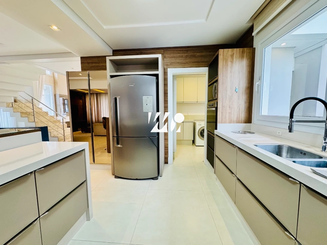 Casa em Pedra Branca, Palhoça. 3 quartos, 320m². Imagem 9 de 28