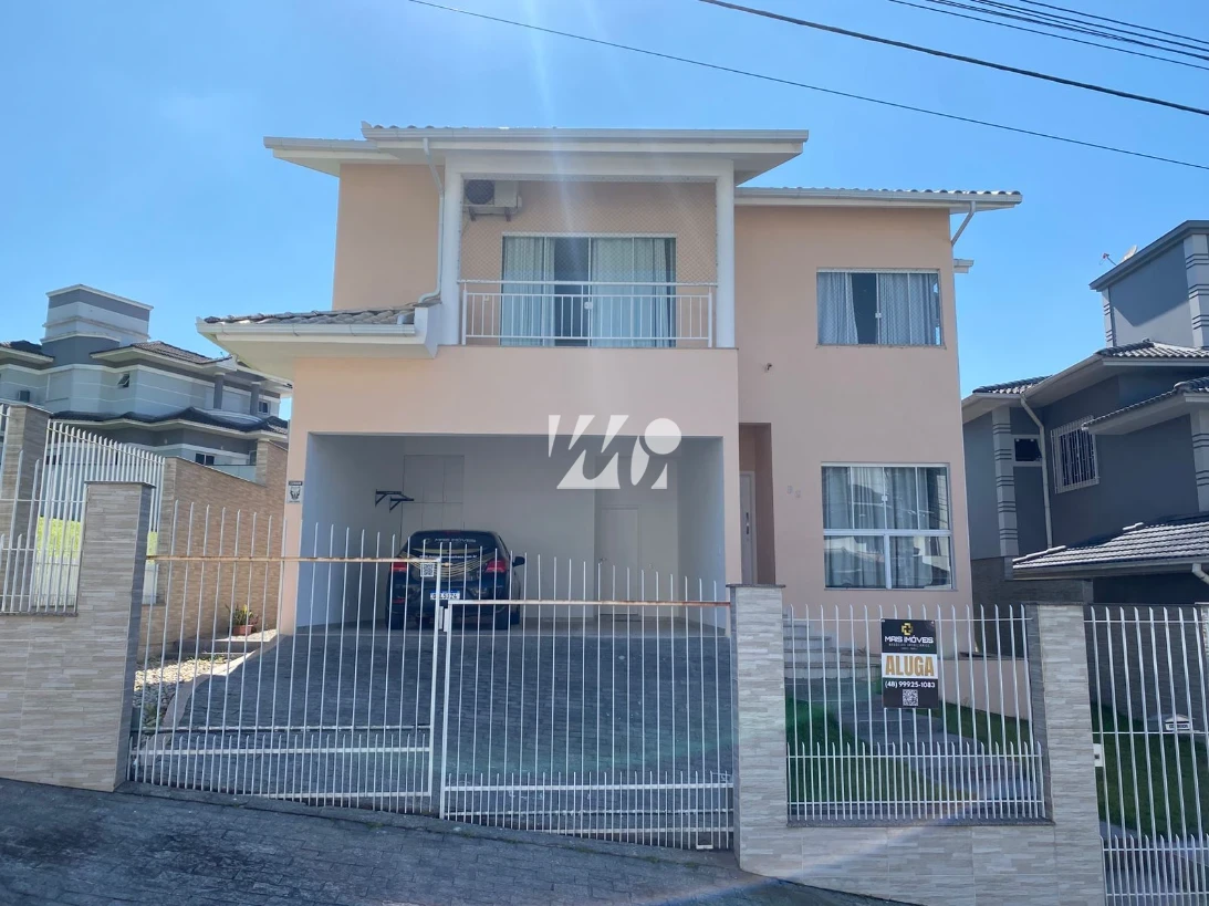 Casa em Pedra Branca, Palhoça. 3 quartos, 292m². Imagem 1 de 21