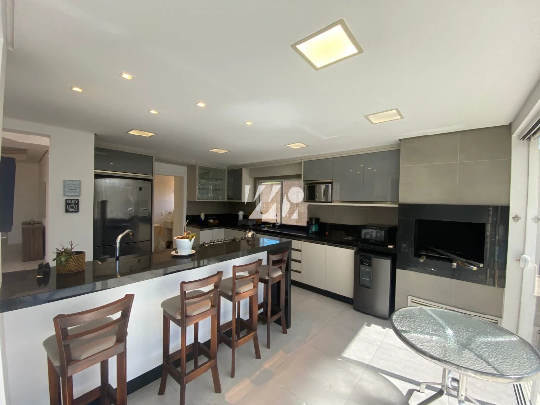 Casa em Pedra Branca, Palhoça. 3 quartos, 292m². Imagem 8 de 21