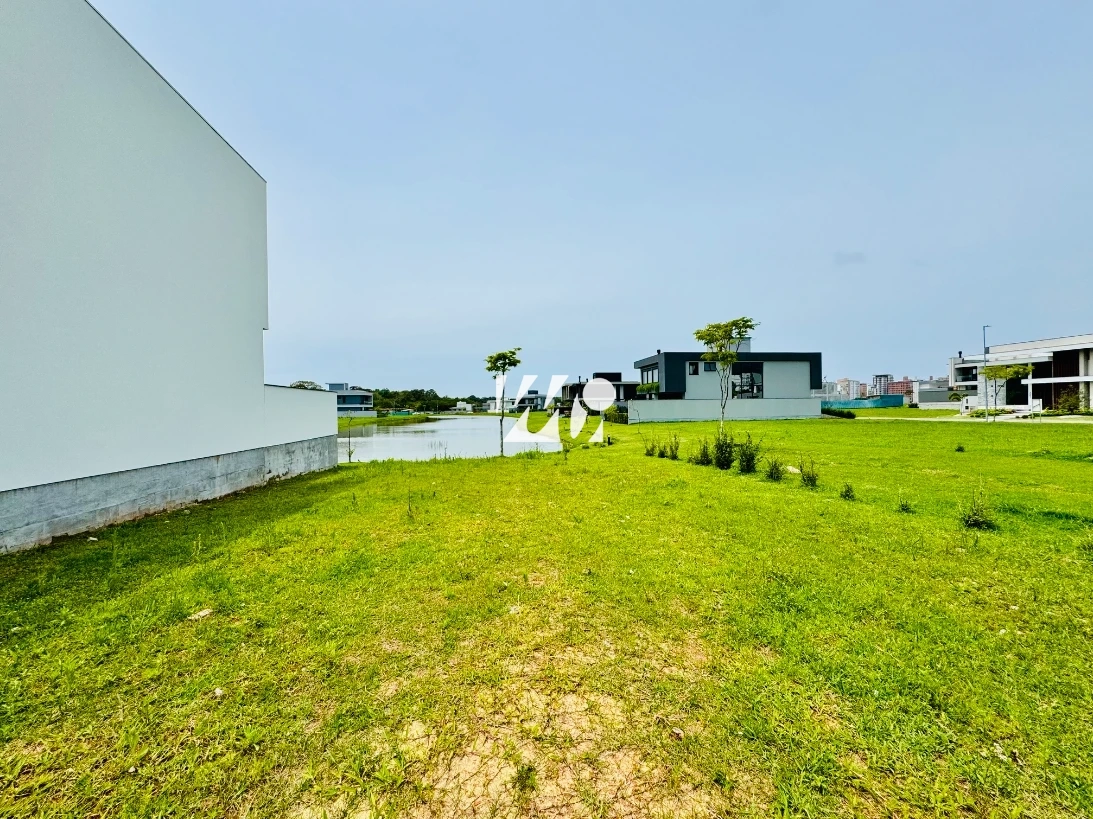 Terreno em Pedra Branca, Palhoça. 0 quartos, 300m². Imagem 2 de 17