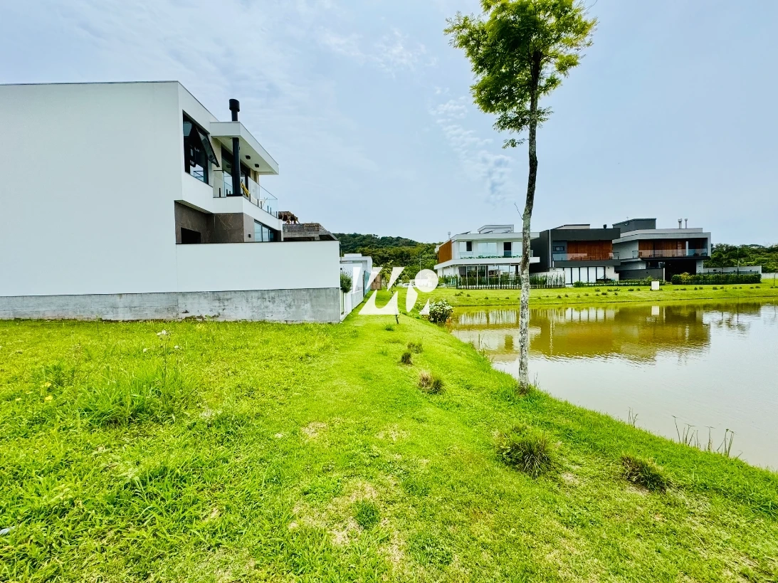 Terreno em Pedra Branca, Palhoça. 0 quartos, 300m². Imagem 1 de 17