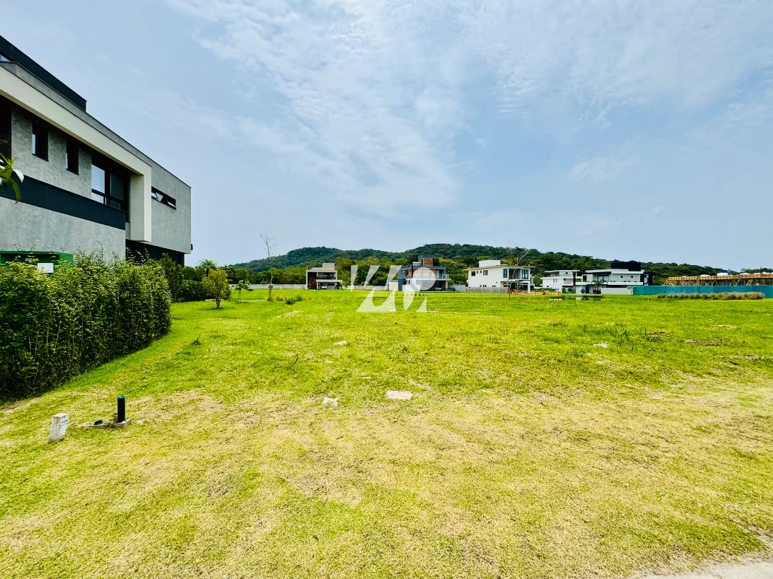 Terreno em Pedra Branca, Palhoça. 0 quartos, 300m². Imagem 2 de 22