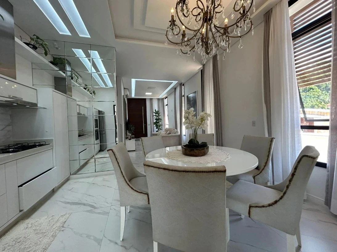 Casa em Centro, Águas Mornas. 3 quartos, 220m². Imagem 2 de 20