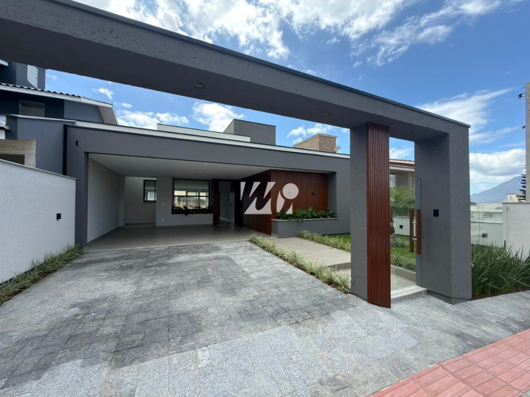 Casa em Pedra Branca, Palhoça. 3 quartos, 185m². Imagem 1 de 13