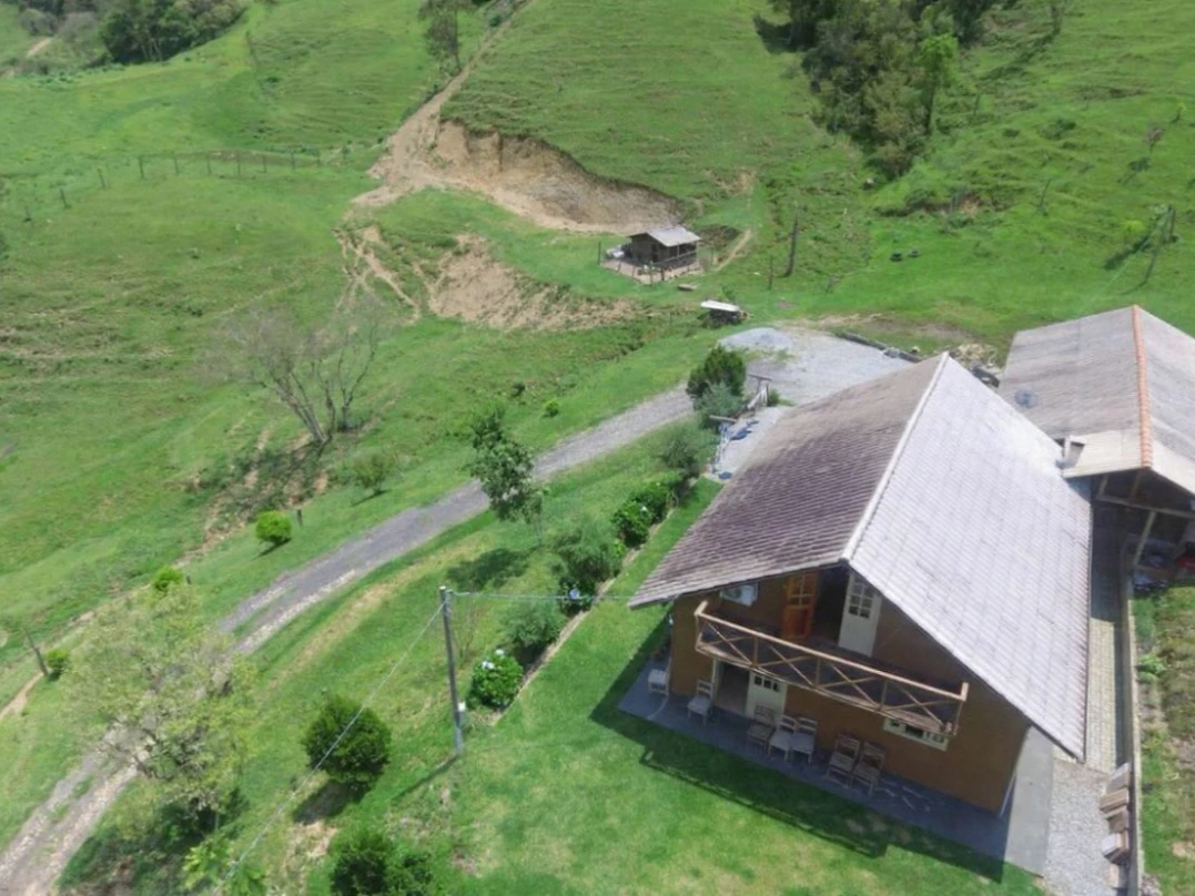 Sítio em Mato francês , Rancho Queimado . 3 quartos, 160m². Imagem 2 de 18