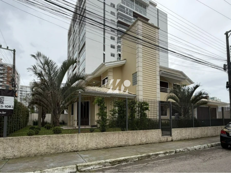 Casa em Pagani, Palhoça. 4 quartos, 259m². Imagem 1 de 35