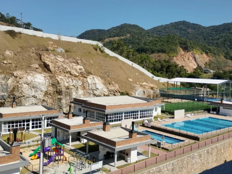 Apartamento em Pedra Branca, Palhoça. 2 quartos, 54m². Imagem 2 de 12