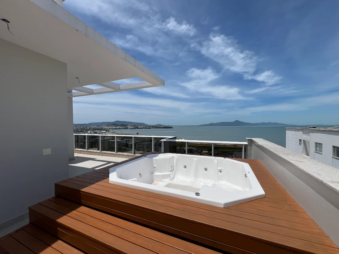 Cobertura em Kobrasol, São José. 3 quartos, 340m². Imagem 1 de 25