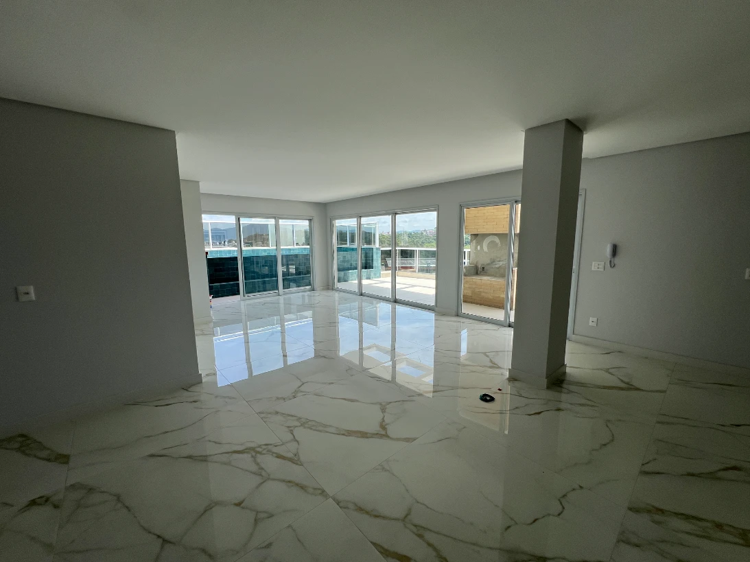 Cobertura em Kobrasol, São José. 3 quartos, 340m². Imagem 2 de 25