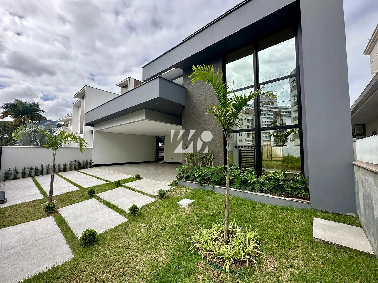 Casa em Pedra Branca, Palhoça. 3 quartos, 187m². Imagem 1 de 31