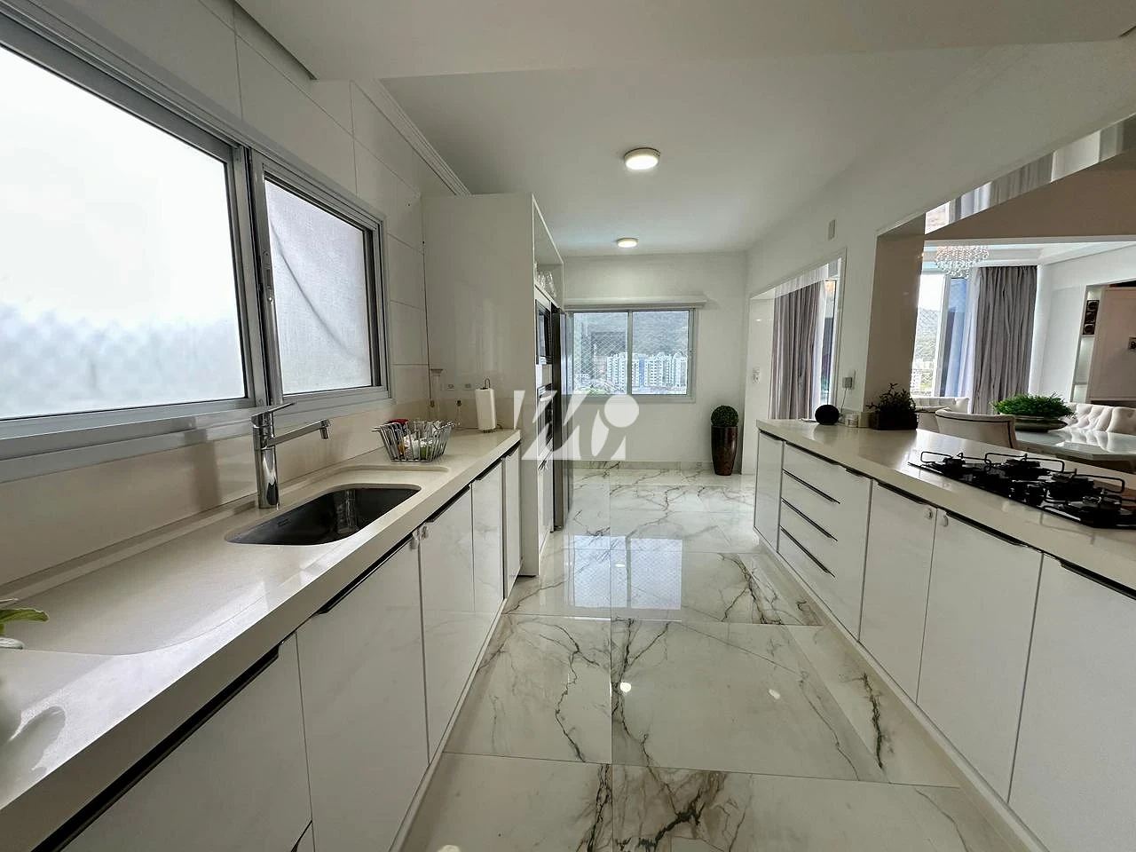 Casa em Pedra Branca, Palhoça. 3 quartos, 311m². Imagem 12 de 50