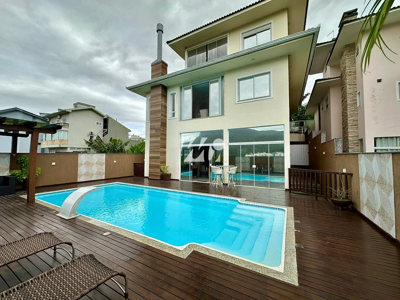 Casa em Pedra Branca, Palhoça. 3 quartos, 311m². Imagem 1 de 50