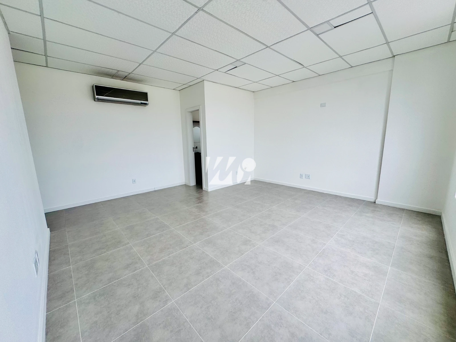 Escritório/Sala em Pagani, Palhoça. 0 quartos, 33m². Imagem 3 de 17