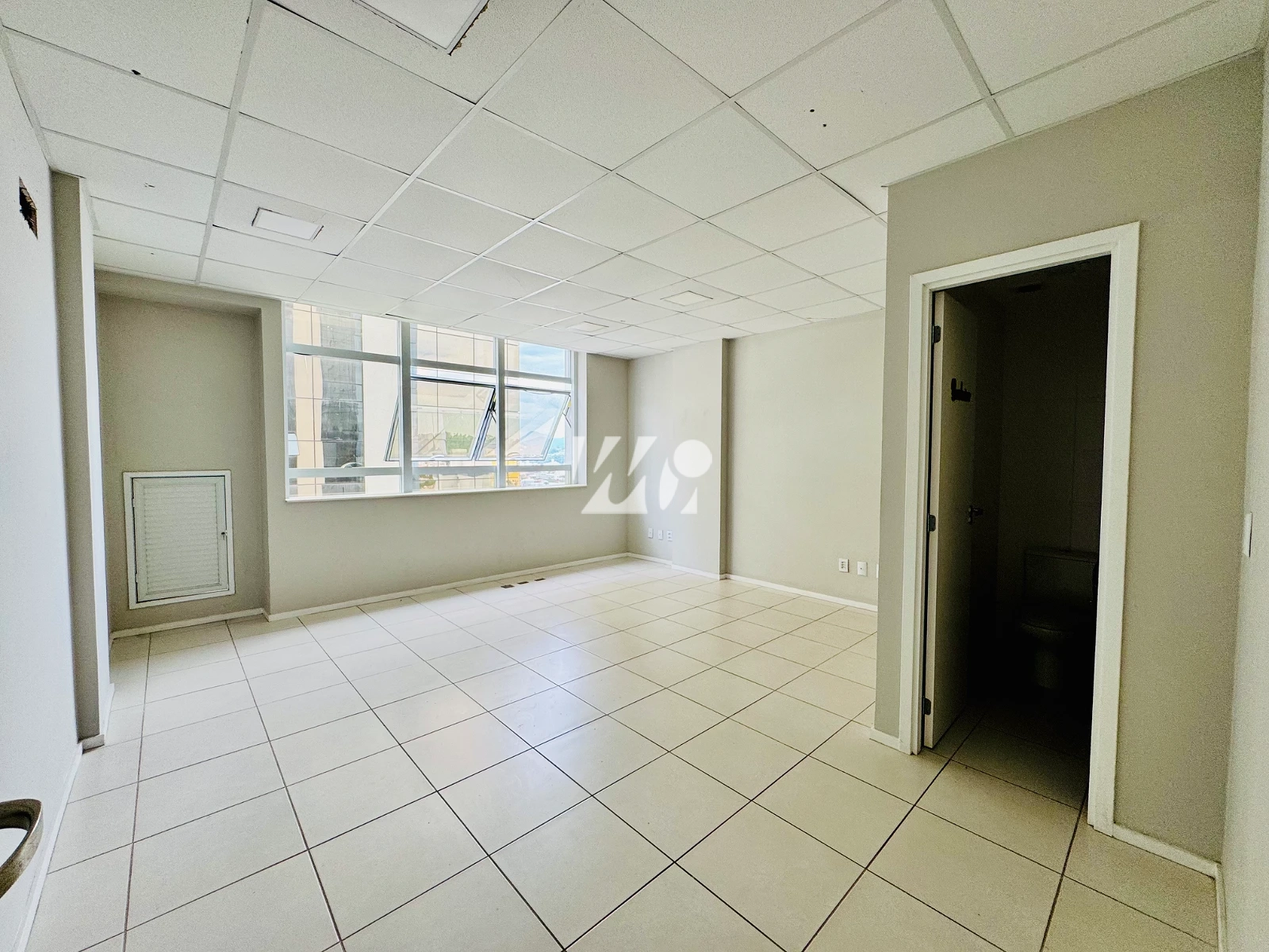 Escritório/Sala em Pagani, Palhoça. 0 quartos, 27m². Imagem 5 de 11