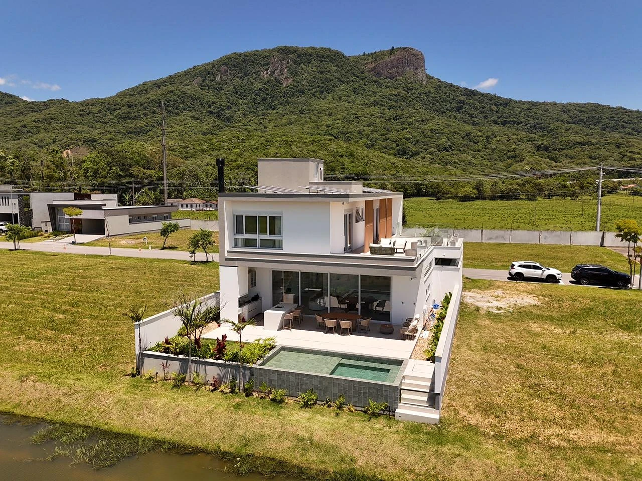 Casa em Pedra Branca, Palhoça. 3 quartos, 294m². Imagem 1 de 15
