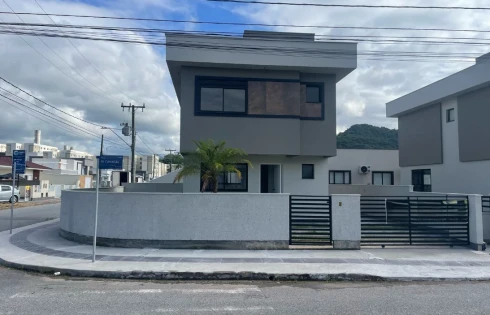 Casa com 3 quartos em Bela Vista, Palhoça
