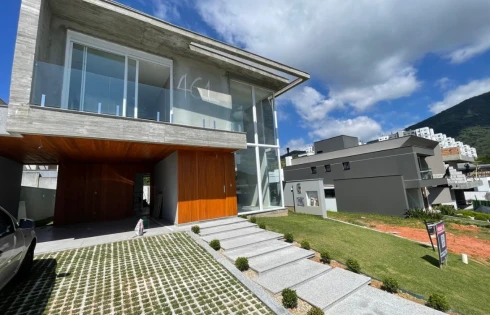 Casa com 4 quartos em Pedra Branca, Palhoça
