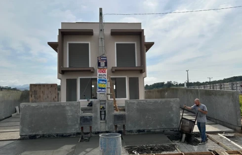 Sobrado Geminado com 3 quartos em Sertão do Maruim, São José