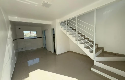 Sobrado Geminado com 2 quartos em Potecas, São José