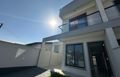 Sobrado Geminado com 3 quartos em Bela Vista, Palhoça