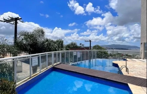 Apartamento com 3 quartos em Praia Comprida, São José