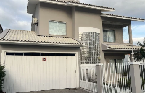 Casa com 3 quartos em Centro, Palhoça