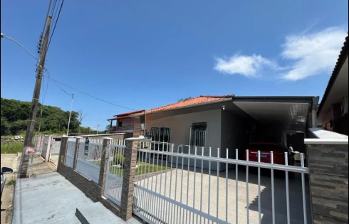 Casa com 3 quartos em Forquilhas, São José