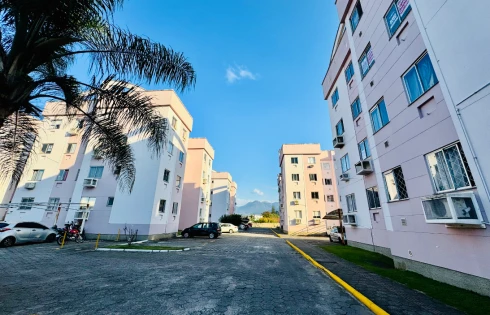 Apartamento com 3 quartos em Aririú, Palhoça