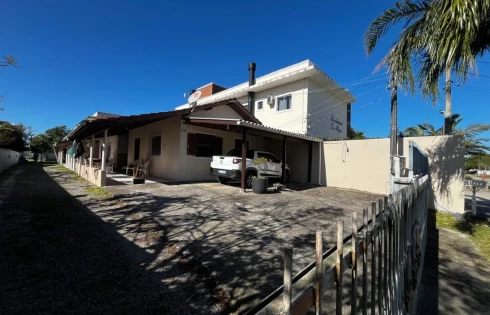 Casa com 4 quartos em Pinheira, Palhoça