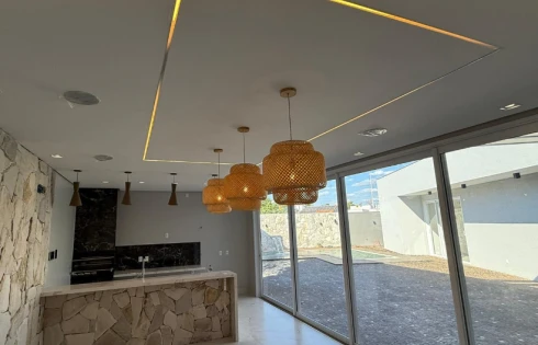 Casa térrea - 3 suítes plenas - 409 sul 