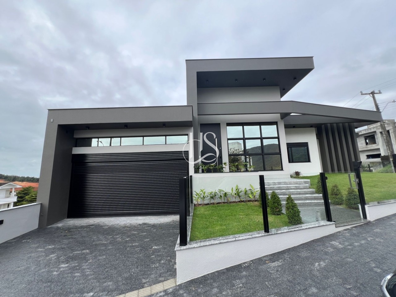 Casa em Pedra Branca, Palhoça. 3 quartos, 248m². Imagem 2 de 17