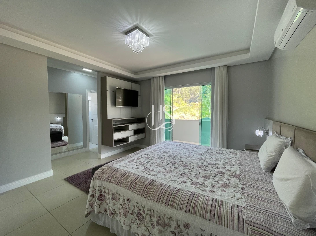 Casa em Caldas da Imperatriz, Santo Amaro da Imperatriz. 3 quartos, 432m². Imagem 25 de 38