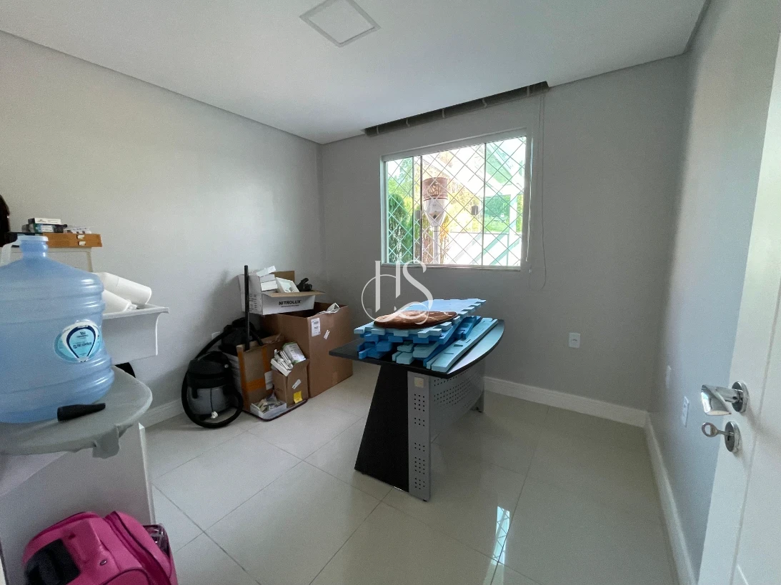 Casa em Caldas da Imperatriz, Santo Amaro da Imperatriz. 3 quartos, 432m². Imagem 12 de 38