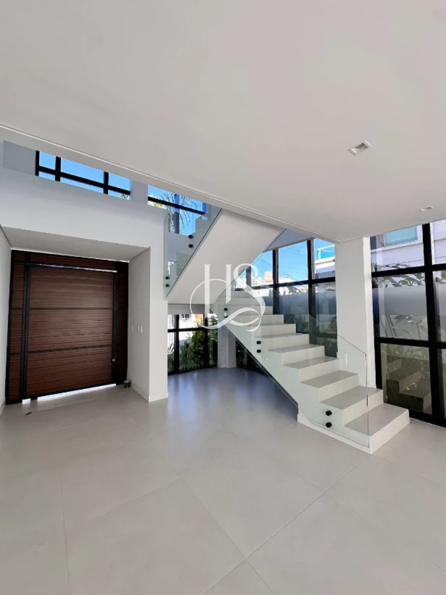 Casa em Pedra Branca, Palhoça. 3 quartos, 344m². Imagem 2 de 14