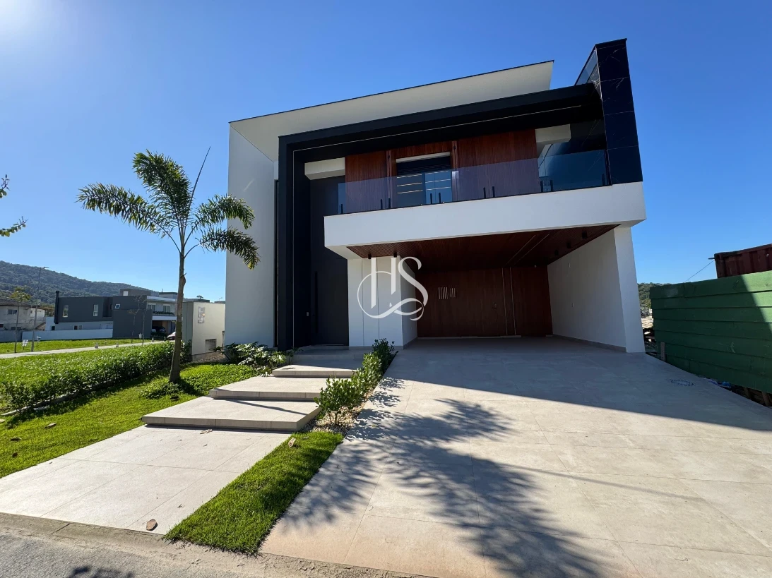 Casa em Pedra Branca, Palhoça. 3 quartos, 262m². Imagem 2 de 50