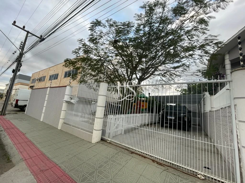 Casa em Aririú, Palhoça. 2 quartos, 300m². Imagem 4 de 40