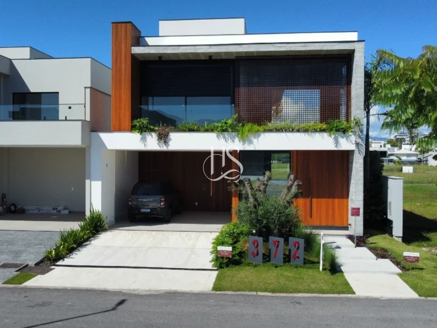 Casa em Pedra Branca, Palhoça. 3 quartos, 284m². Imagem 1 de 50