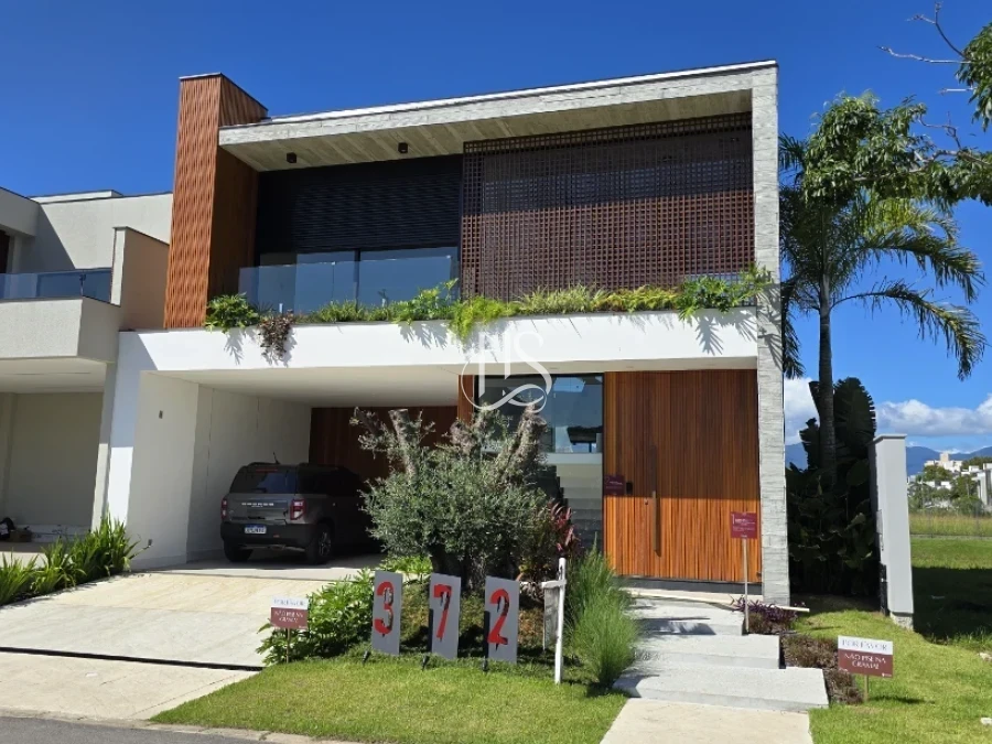 Casa em Pedra Branca, Palhoça. 3 quartos, 284m². Imagem 2 de 50