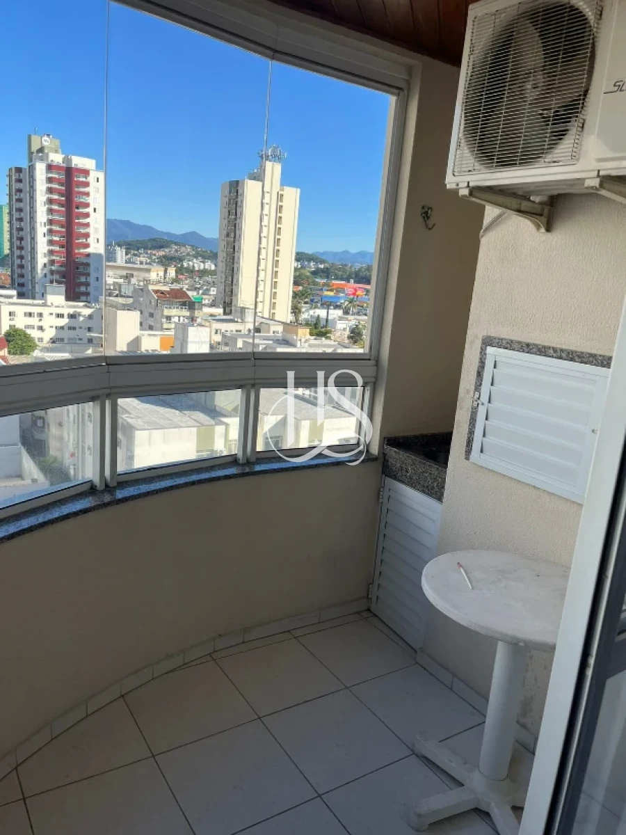Apartamento em Kobrasol, São José. 2 quartos, 76m². Imagem 2 de 7