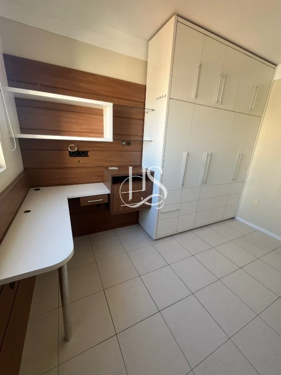 Apartamento em Kobrasol, São José. 2 quartos, 76m². Imagem 3 de 7
