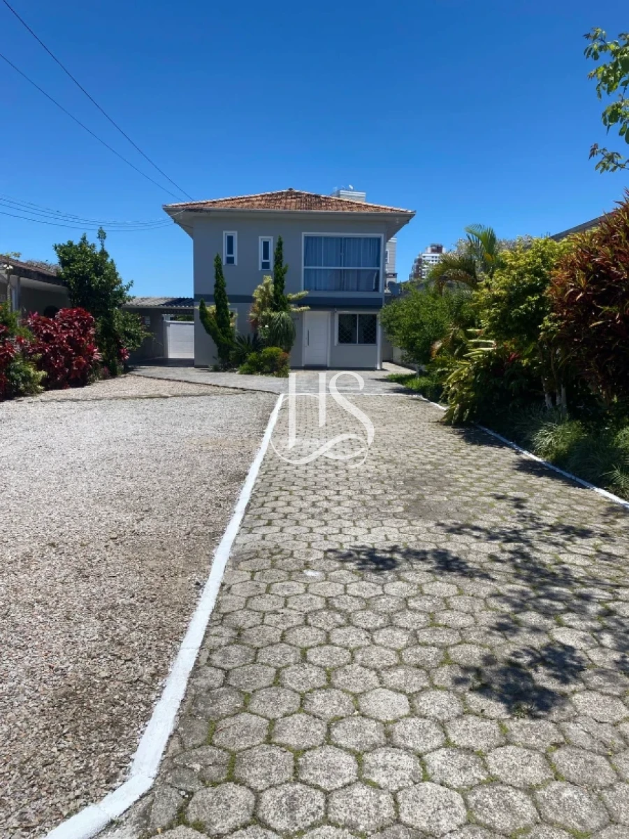 Casa em Ponte do Imaruim, Palhoça. 3 quartos, 174m². Imagem 2 de 22