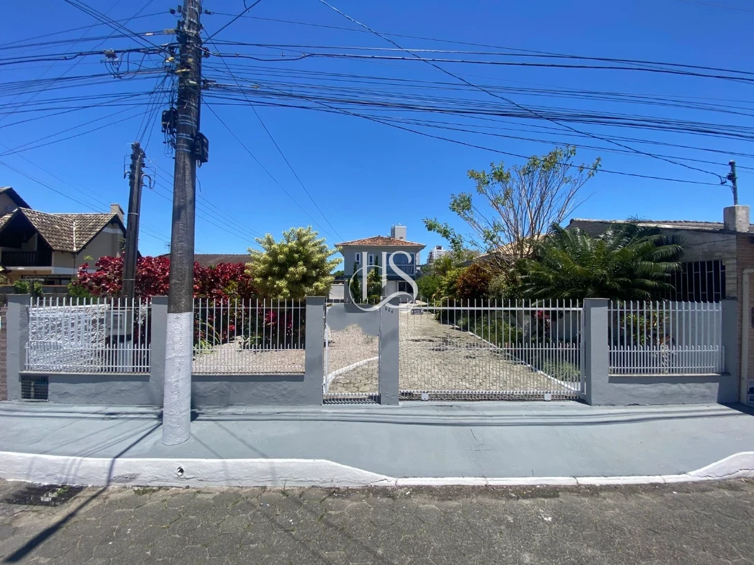 Casa em Ponte do Imaruim, Palhoça. 3 quartos, 174m². Imagem 1 de 22