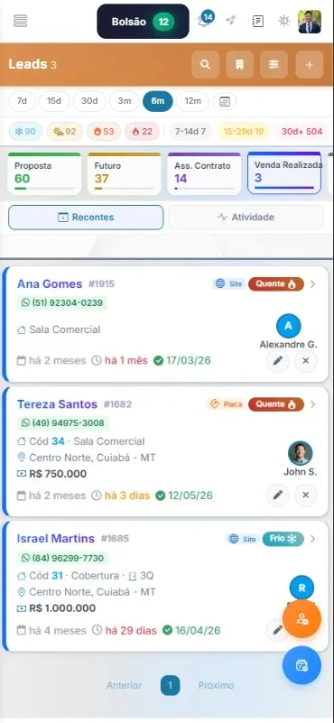 App da Imobisoft mostrando a lista de leads no celular