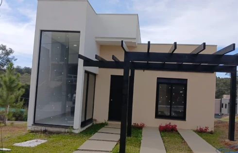 Casa 3 Quartos com 1 Suíte e 100m² - Caminho do meio