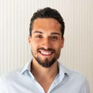 Douglas César